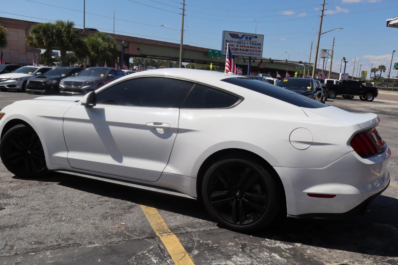 Ford Mustang EcoBoost Fastback 2017