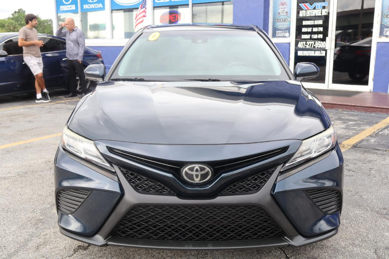 Toyota Camry SE Auto (Natl) 2020