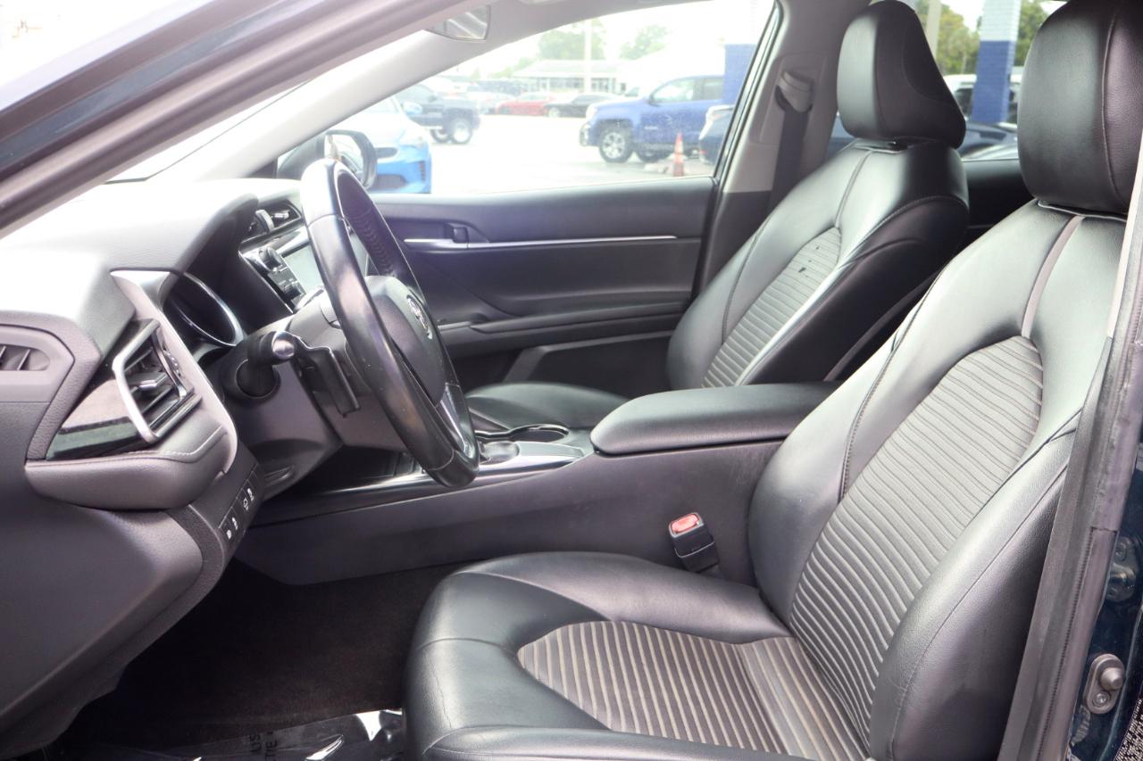 Toyota Camry SE Auto (Natl) 2020