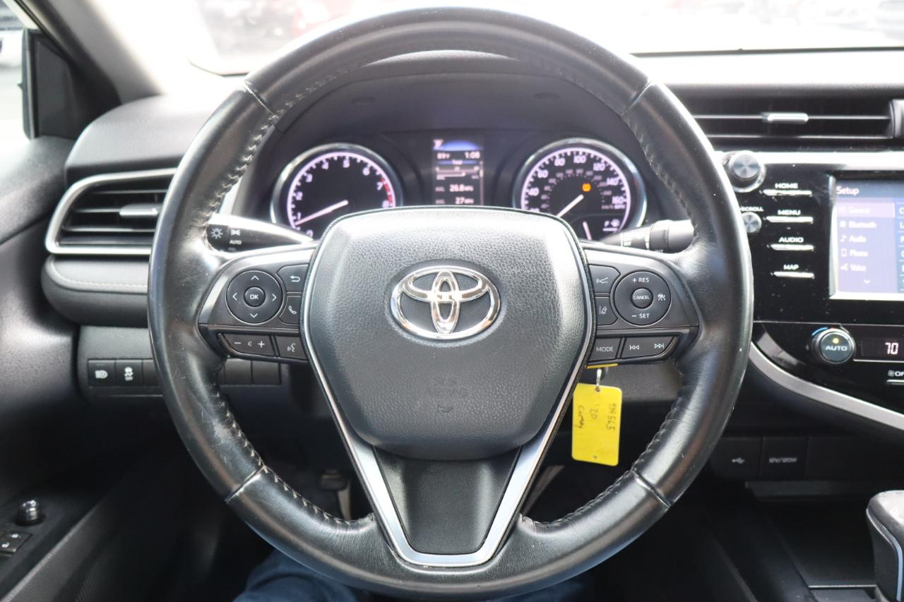 Toyota Camry SE Auto (Natl) 2020