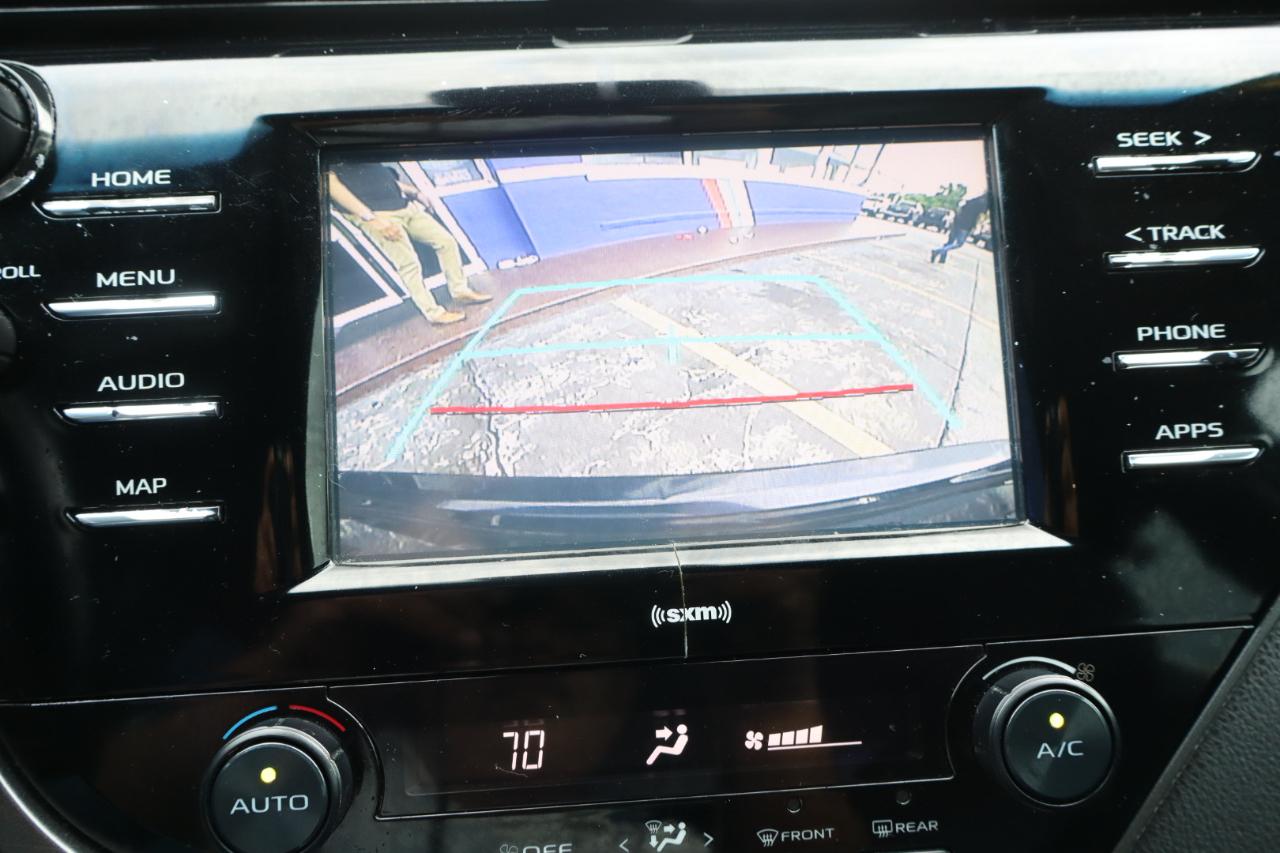 Toyota Camry SE Auto (Natl) 2020