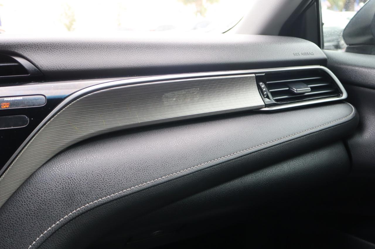 Toyota Camry SE Auto (Natl) 2020
