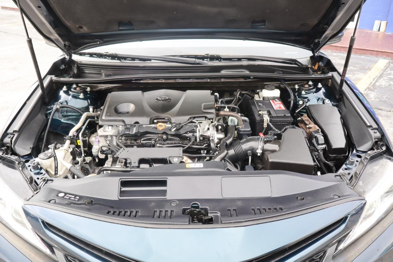 Toyota Camry SE Auto (Natl) 2020