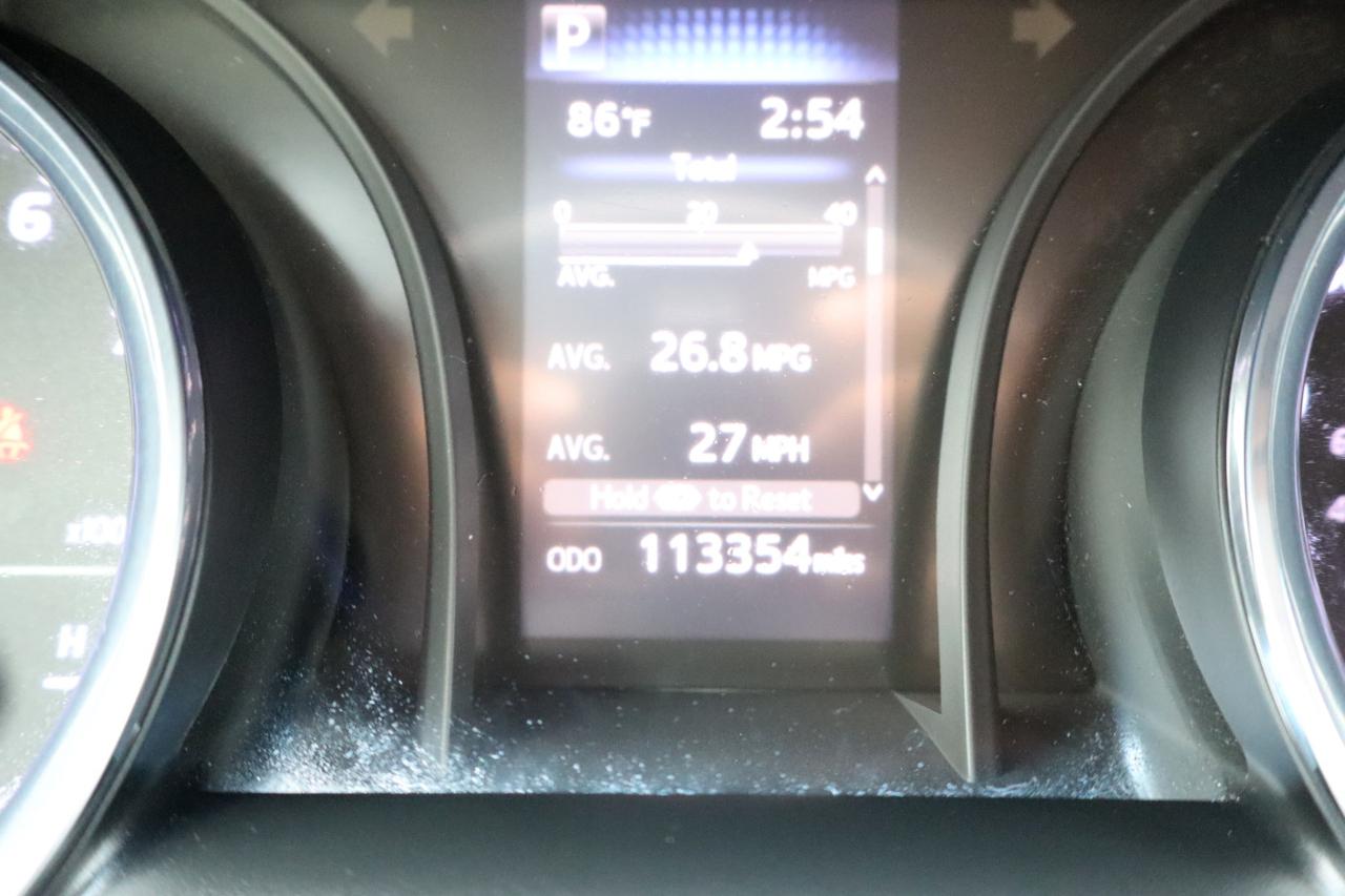 Toyota Camry SE Auto (Natl) 2020