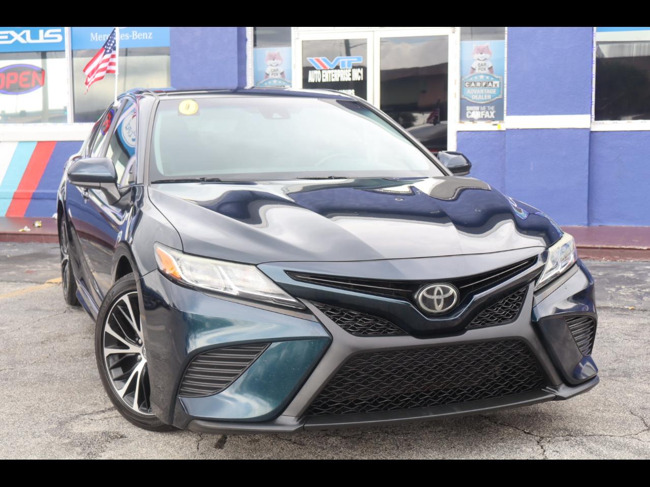 Toyota Camry SE Auto (Natl) 2020