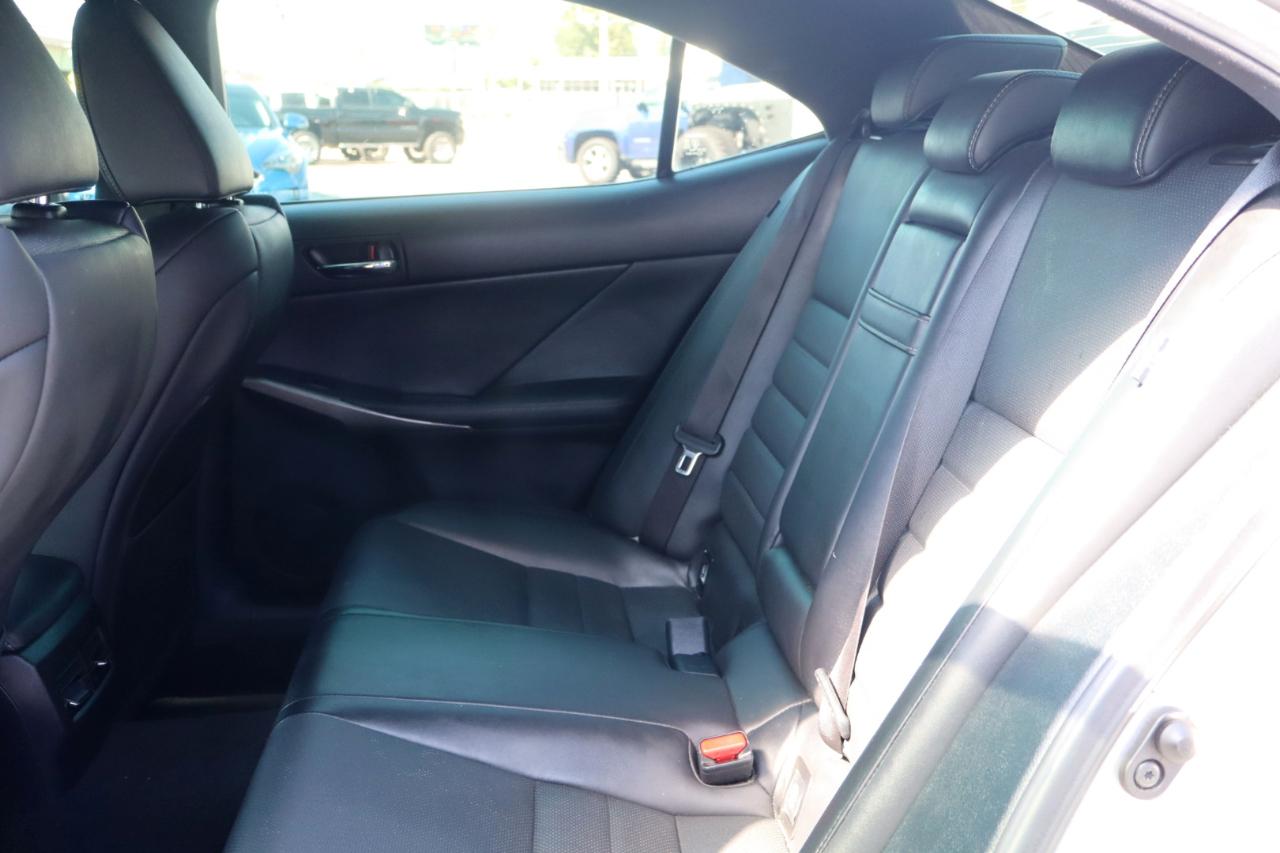 Lexus IS 200t 4dr Sdn 2016