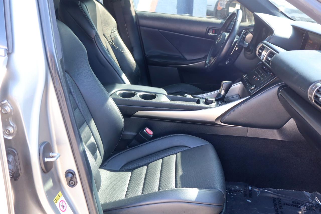Lexus IS 200t 4dr Sdn 2016