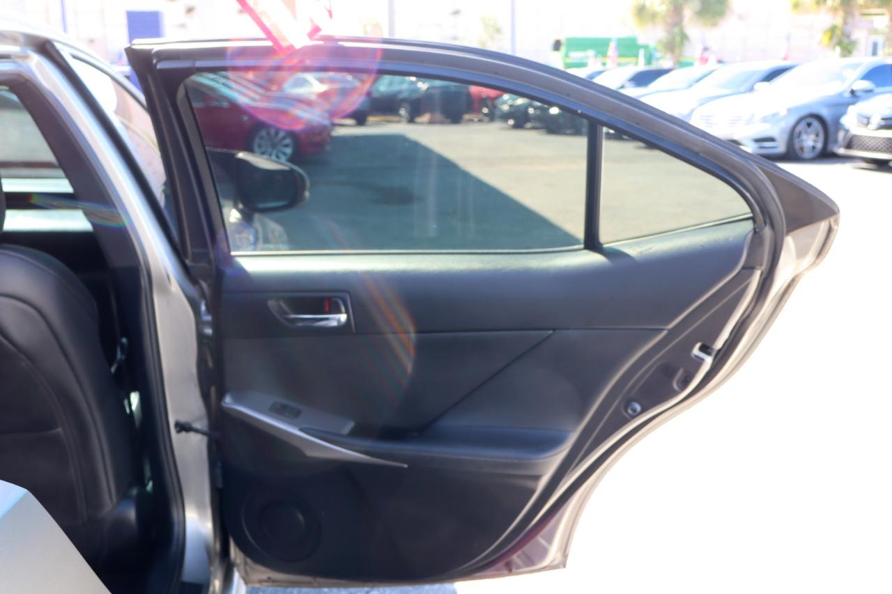 Lexus IS 200t 4dr Sdn 2016