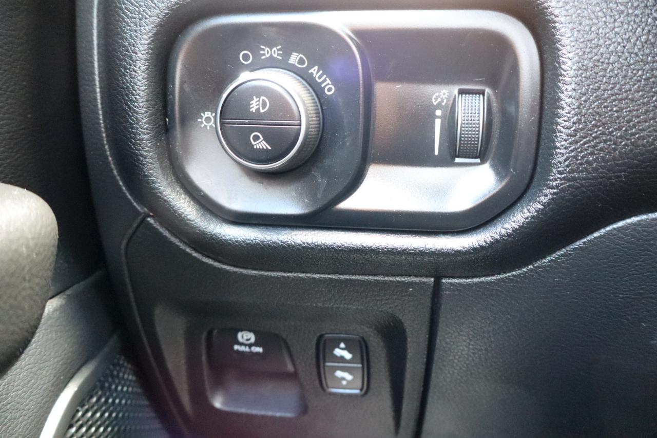 RAM 1500 Big Horn 4x2 Quad Cab 6'4" Box 2022