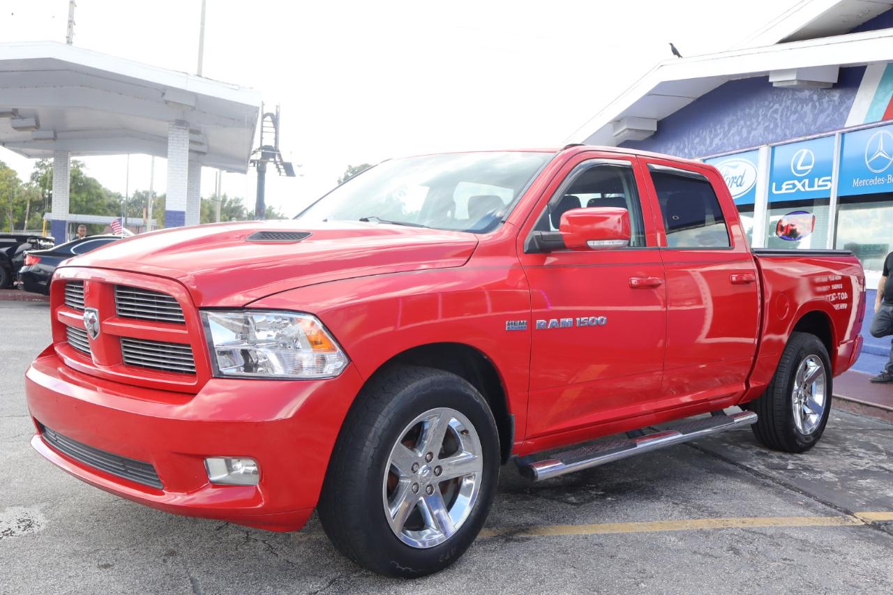 RAM 1500 2WD Crew Cab 140.5" Sport 2012