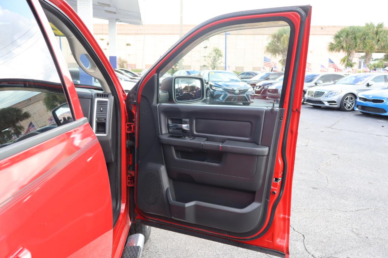 RAM 1500 2WD Crew Cab 140.5" Sport 2012