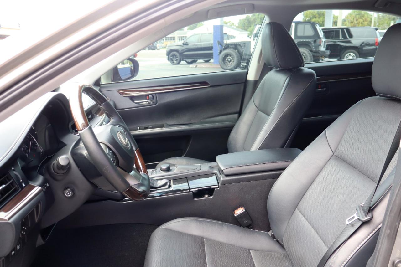 Lexus ES 350 4dr Sdn 2016
