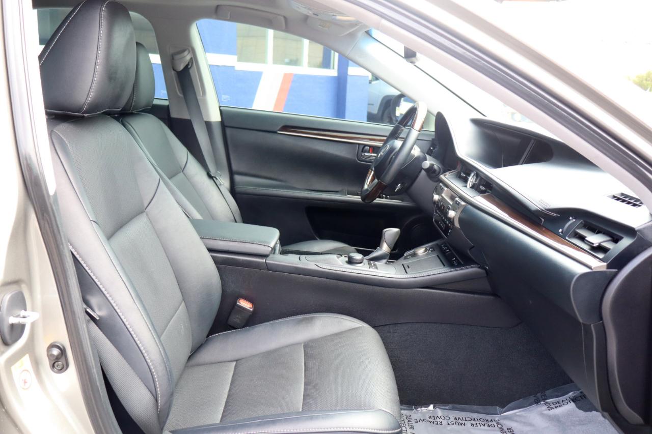 Lexus ES 350 4dr Sdn 2016