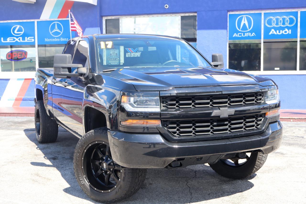 Chevrolet Silverado 1500 2WD Double Cab 143.5" Custom 2017