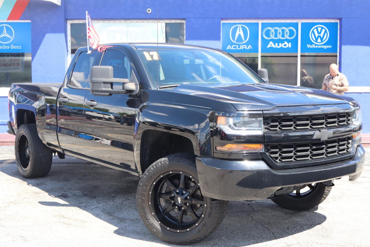 Chevrolet Silverado 1500 2WD Double Cab 143.5" Custom 2017
