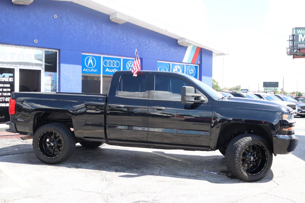 Chevrolet Silverado 1500 2WD Double Cab 143.5" Custom 2017