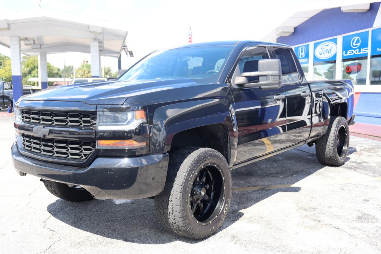 Chevrolet Silverado 1500 2WD Double Cab 143.5" Custom 2017