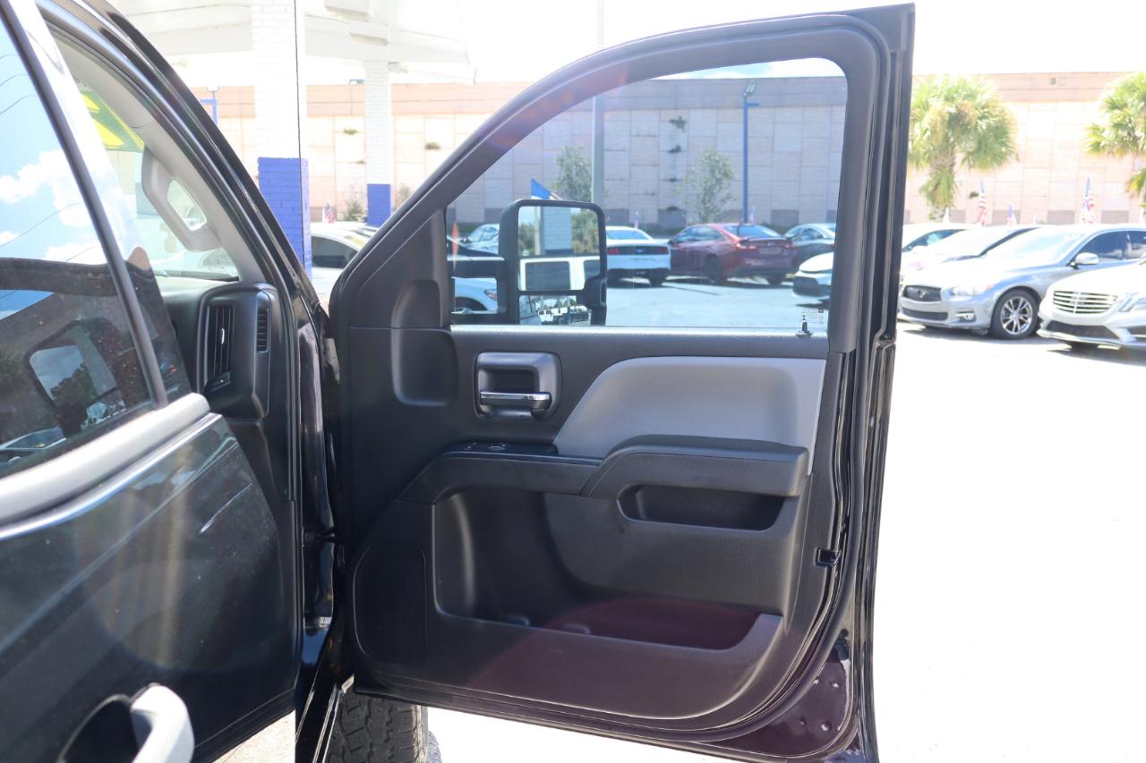 Chevrolet Silverado 1500 2WD Double Cab 143.5" Custom 2017
