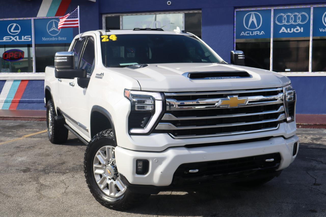Chevrolet Silverado 2500HD 4WD Crew Cab 159" High Country 2024