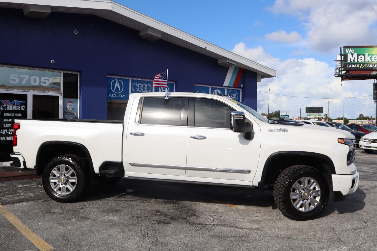 Chevrolet Silverado 2500HD 4WD Crew Cab 159" High Country 2024