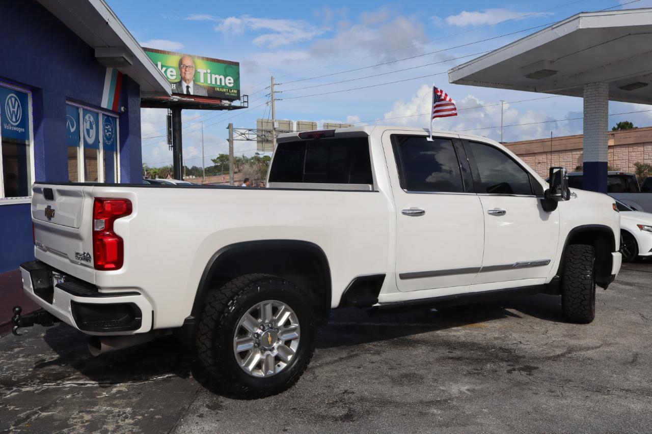 Chevrolet Silverado 2500HD 4WD Crew Cab 159" High Country 2024