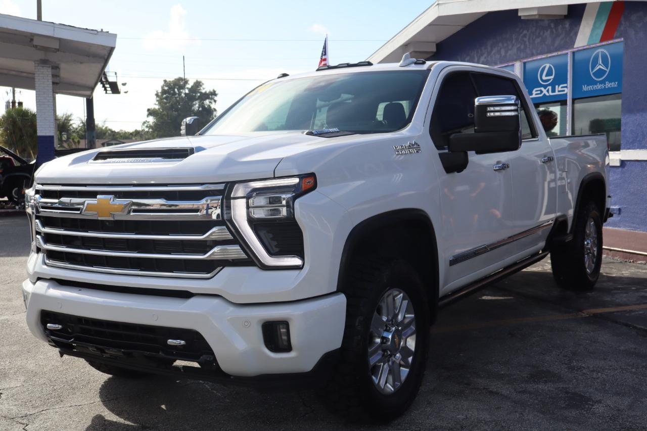 Chevrolet Silverado 2500HD 4WD Crew Cab 159" High Country 2024