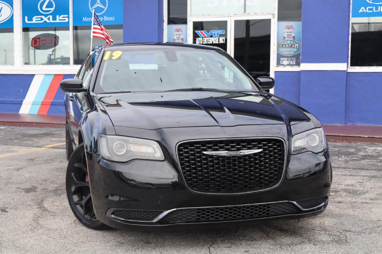 Chrysler 300 Touring RWD 2019