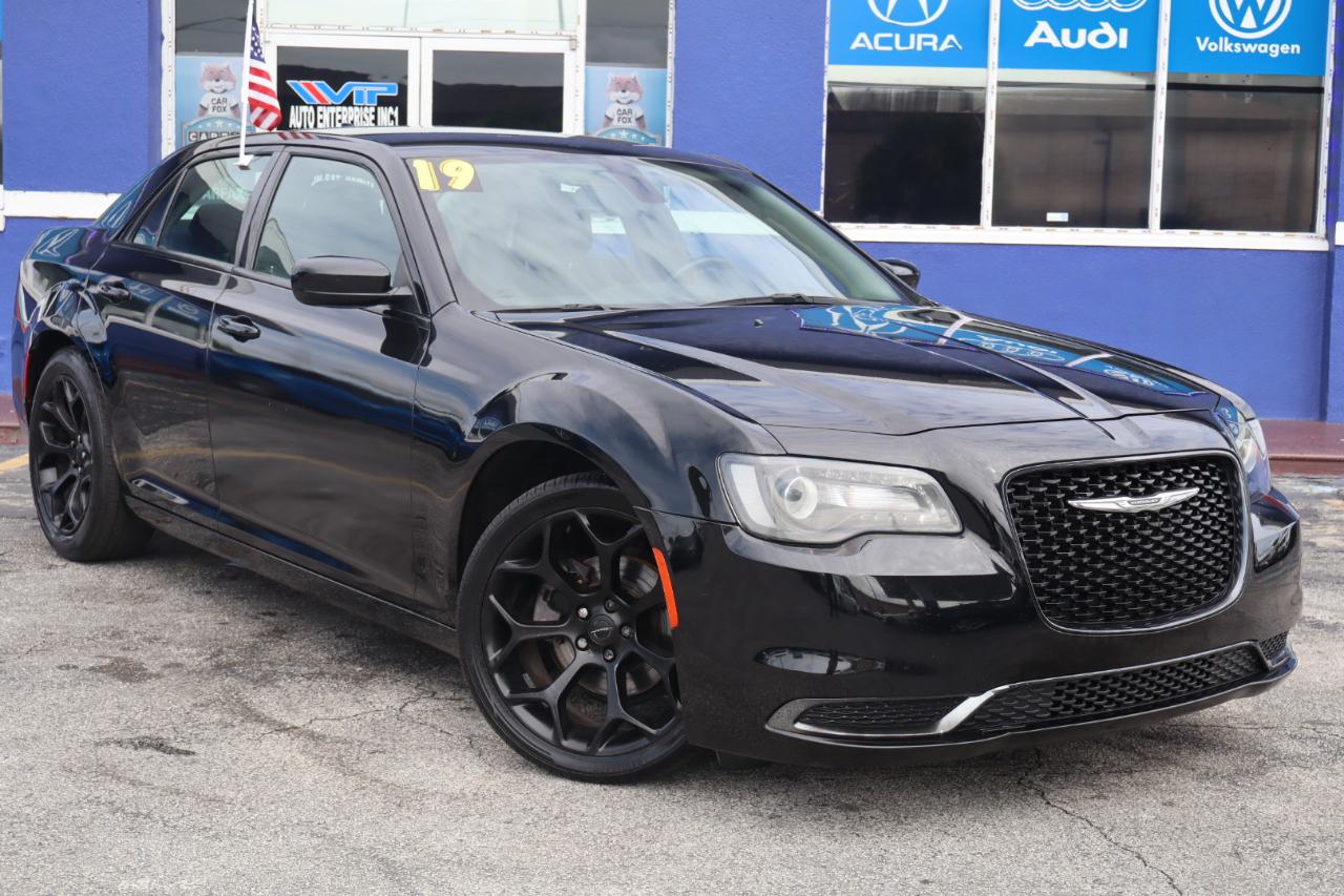 Chrysler 300 Touring RWD 2019