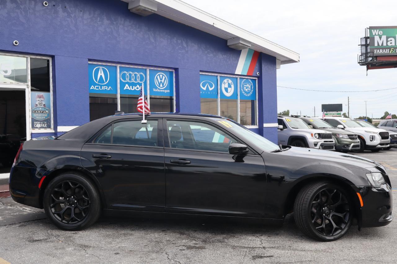 Chrysler 300 Touring RWD 2019