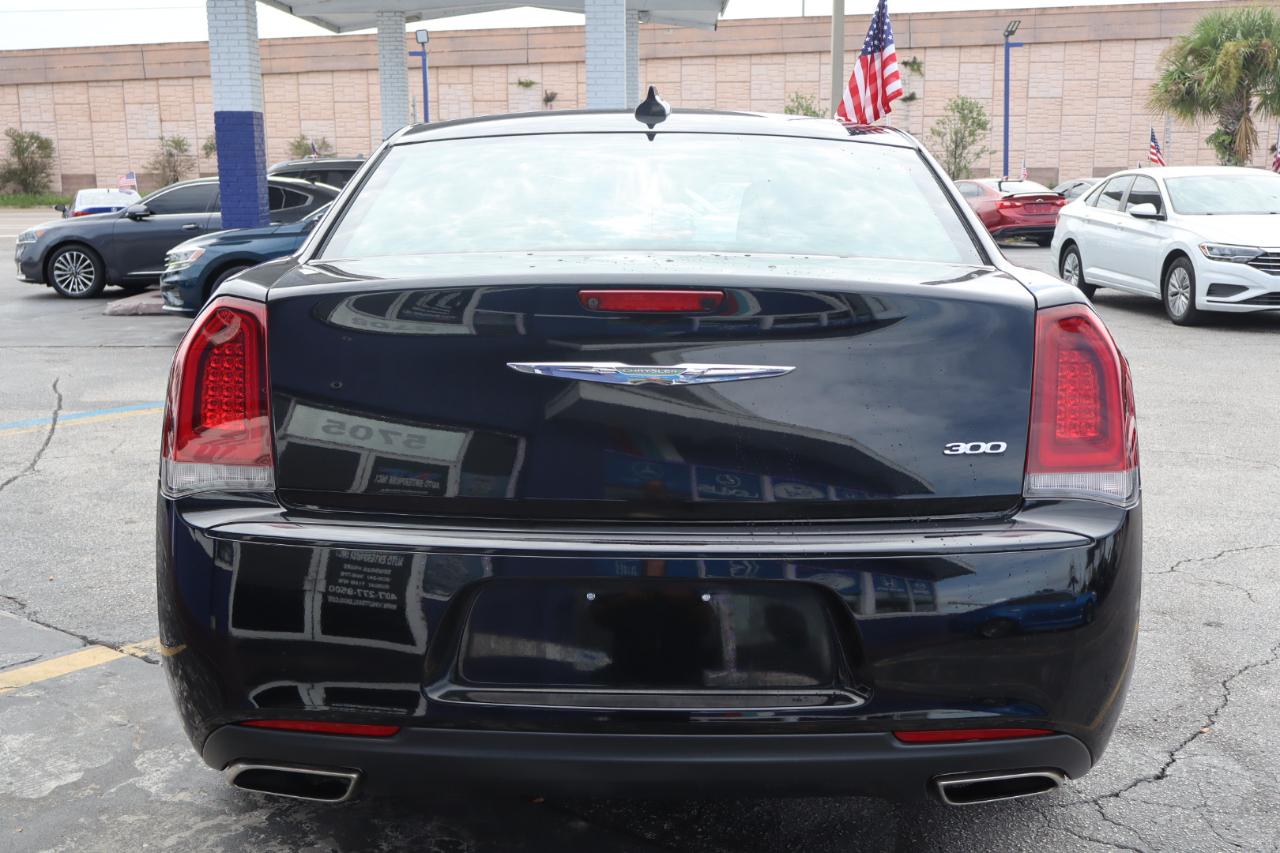 Chrysler 300 Touring RWD 2019