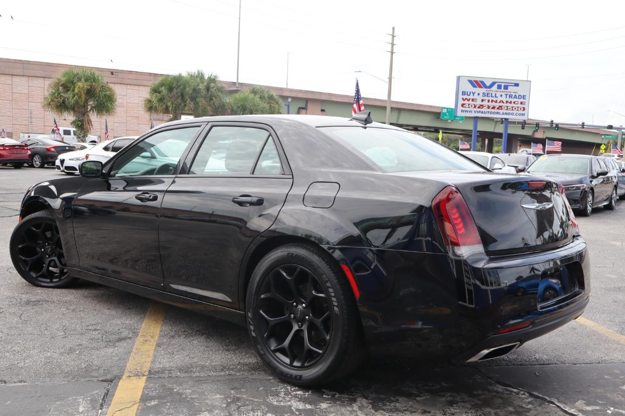 Chrysler 300 Touring RWD 2019