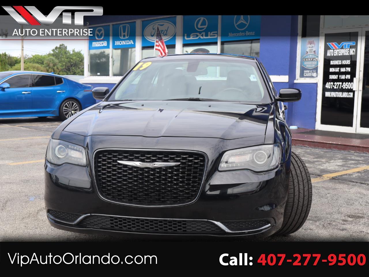 2019 Chrysler 300 Touring RWD