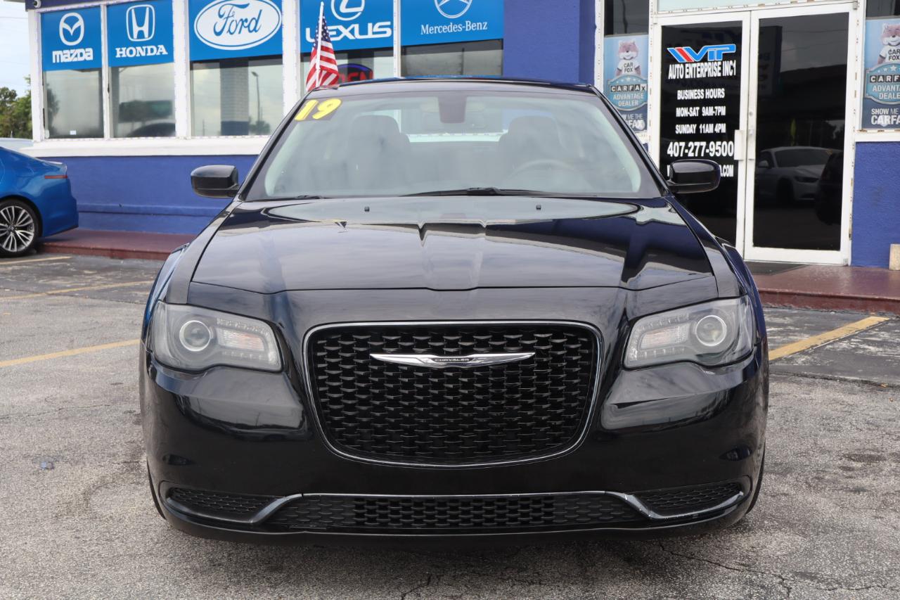 Chrysler 300 Touring RWD 2019
