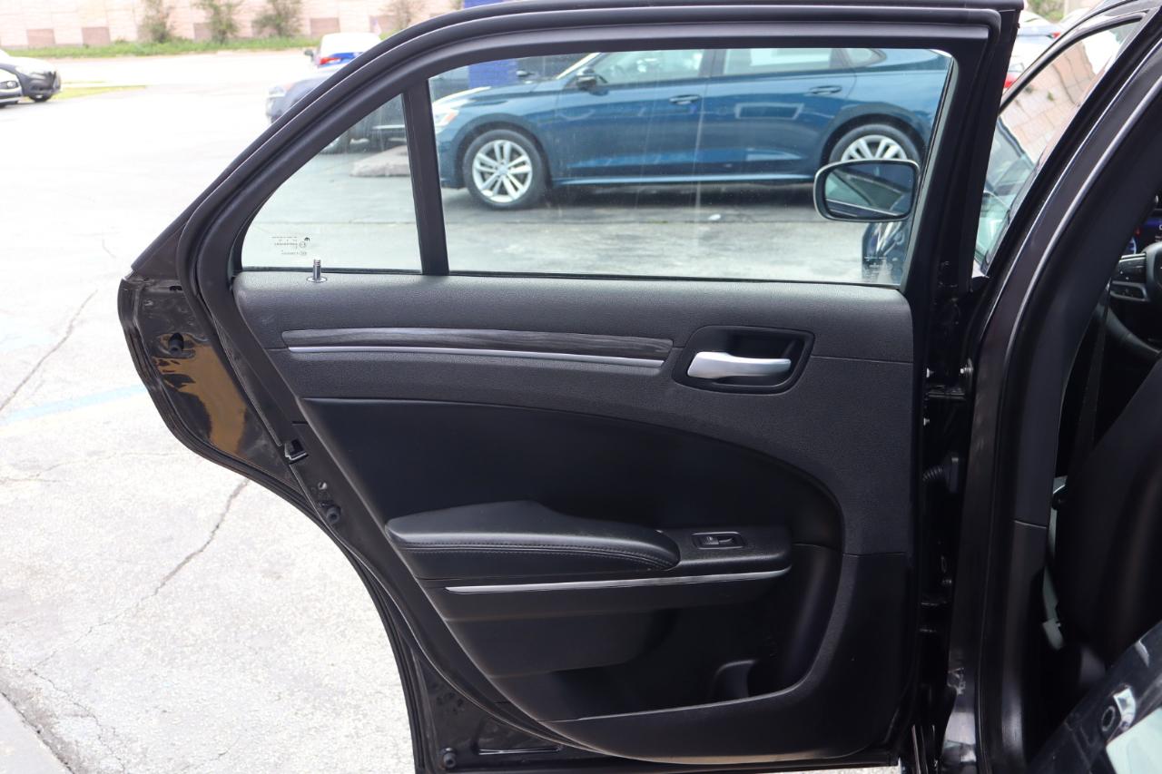 Chrysler 300 Touring RWD 2019