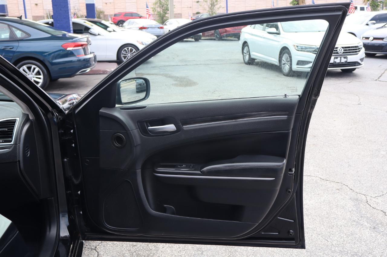 Chrysler 300 Touring RWD 2019