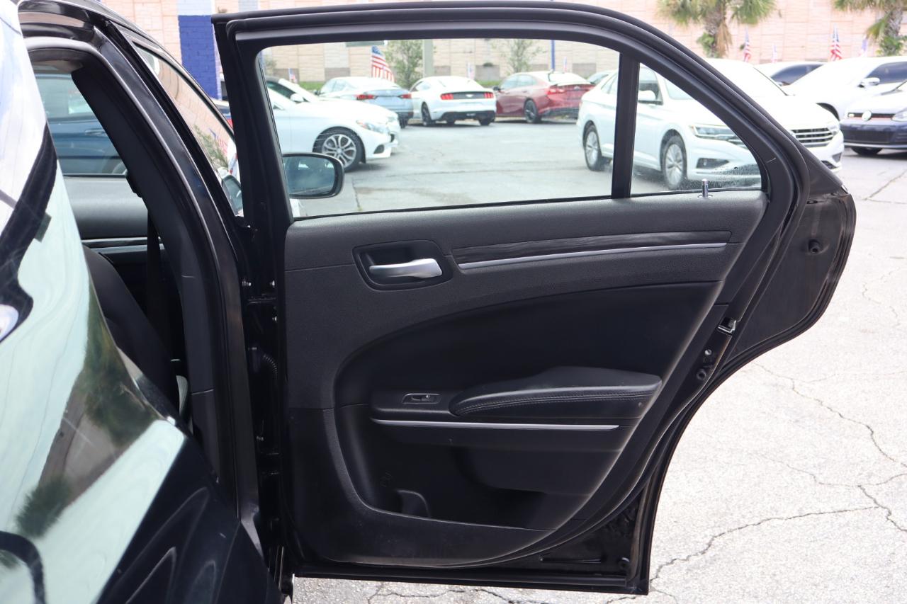 Chrysler 300 Touring RWD 2019