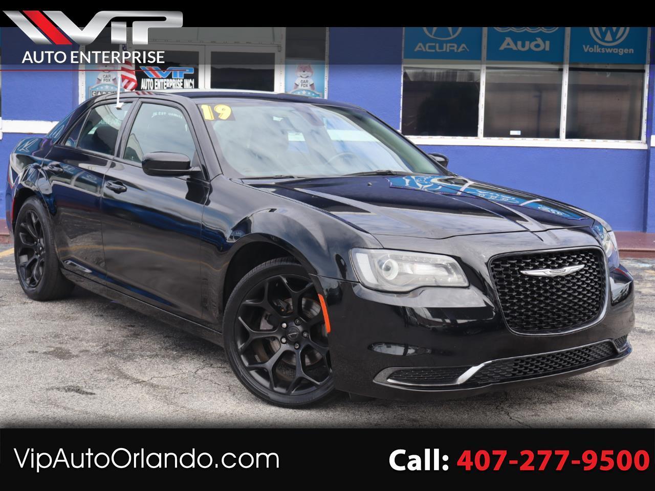 2019 Chrysler 300 Touring RWD