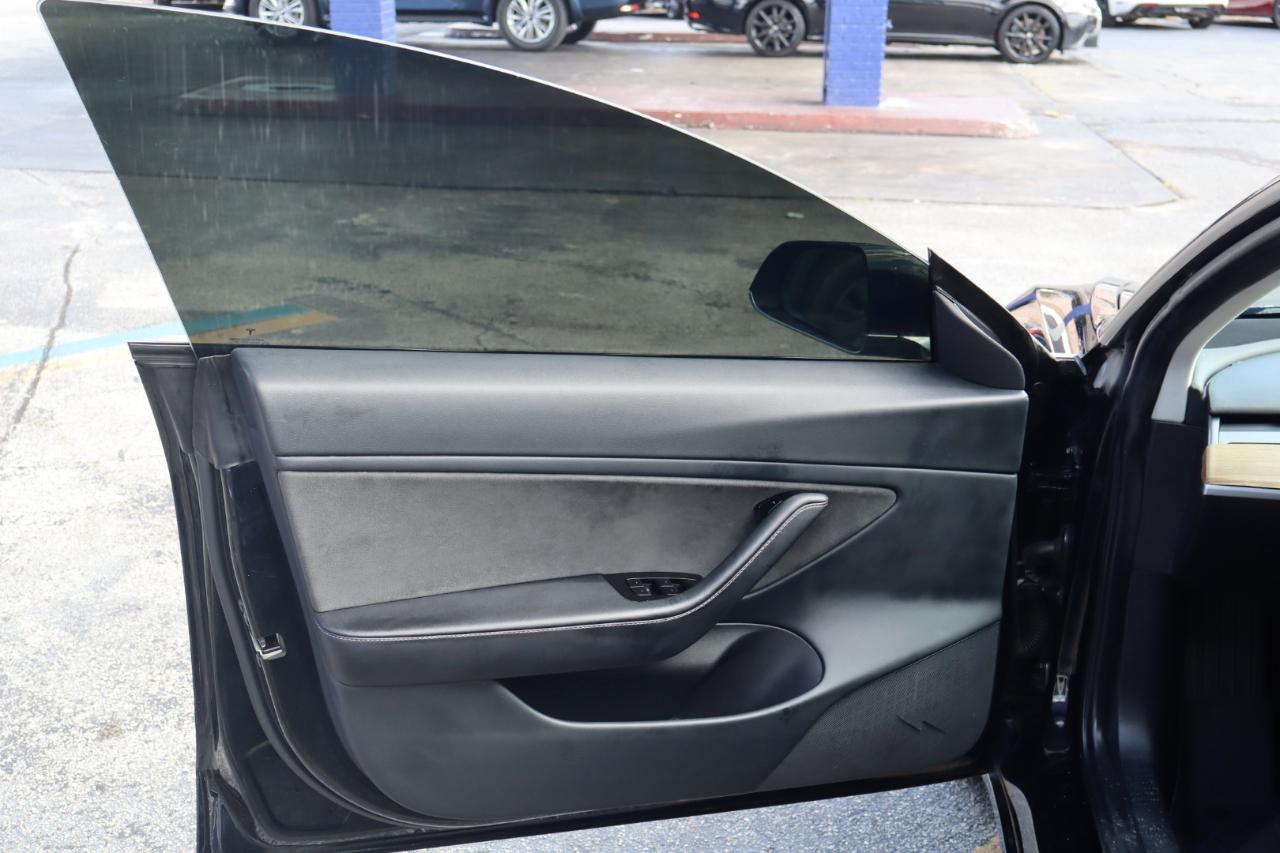 Tesla Model 3 Mid Range Battery RWD 2018