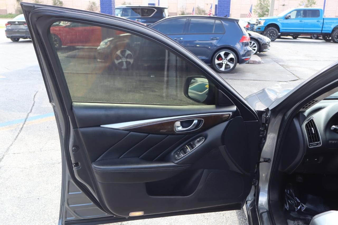 Infiniti Q50 3.0t LUXE RWD 2018