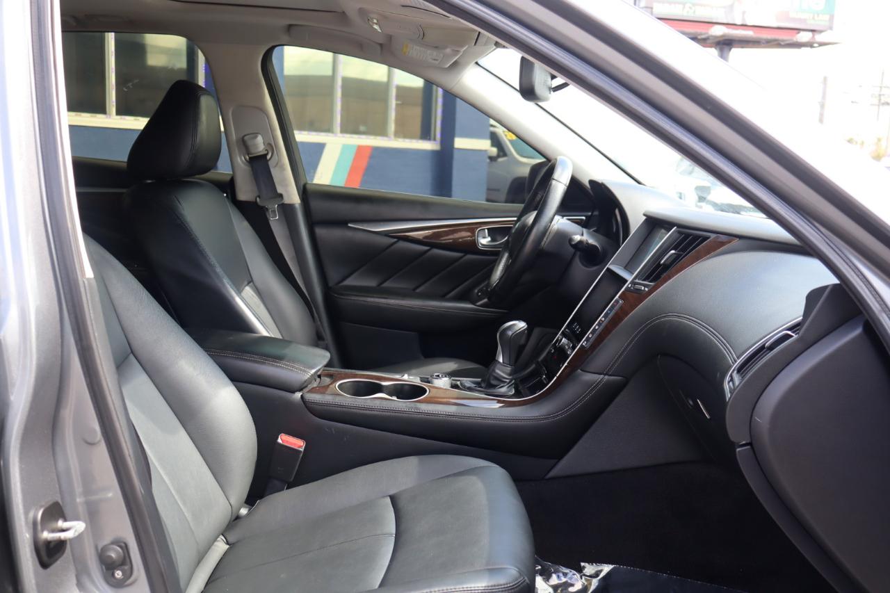 Infiniti Q50 3.0t LUXE RWD 2018