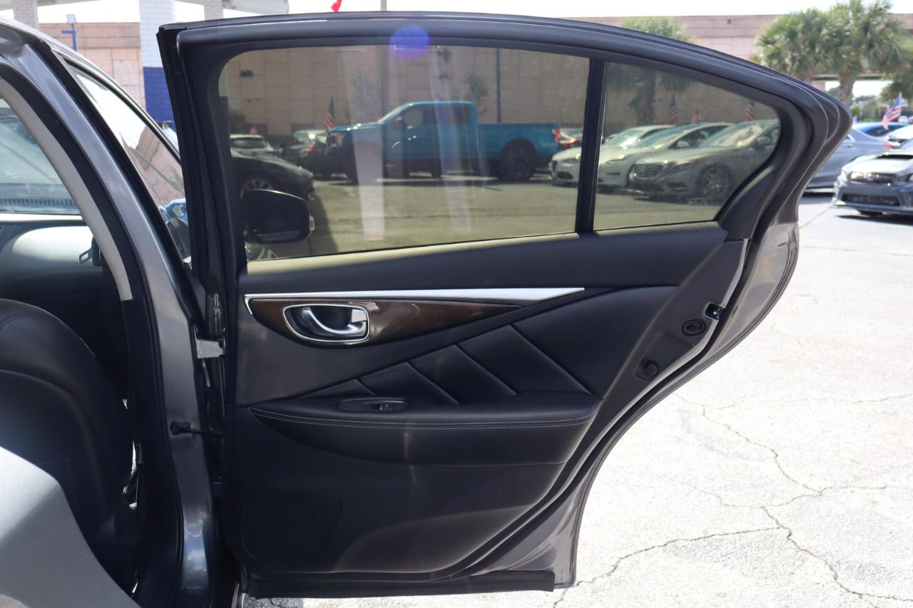 Infiniti Q50 3.0t LUXE RWD 2018