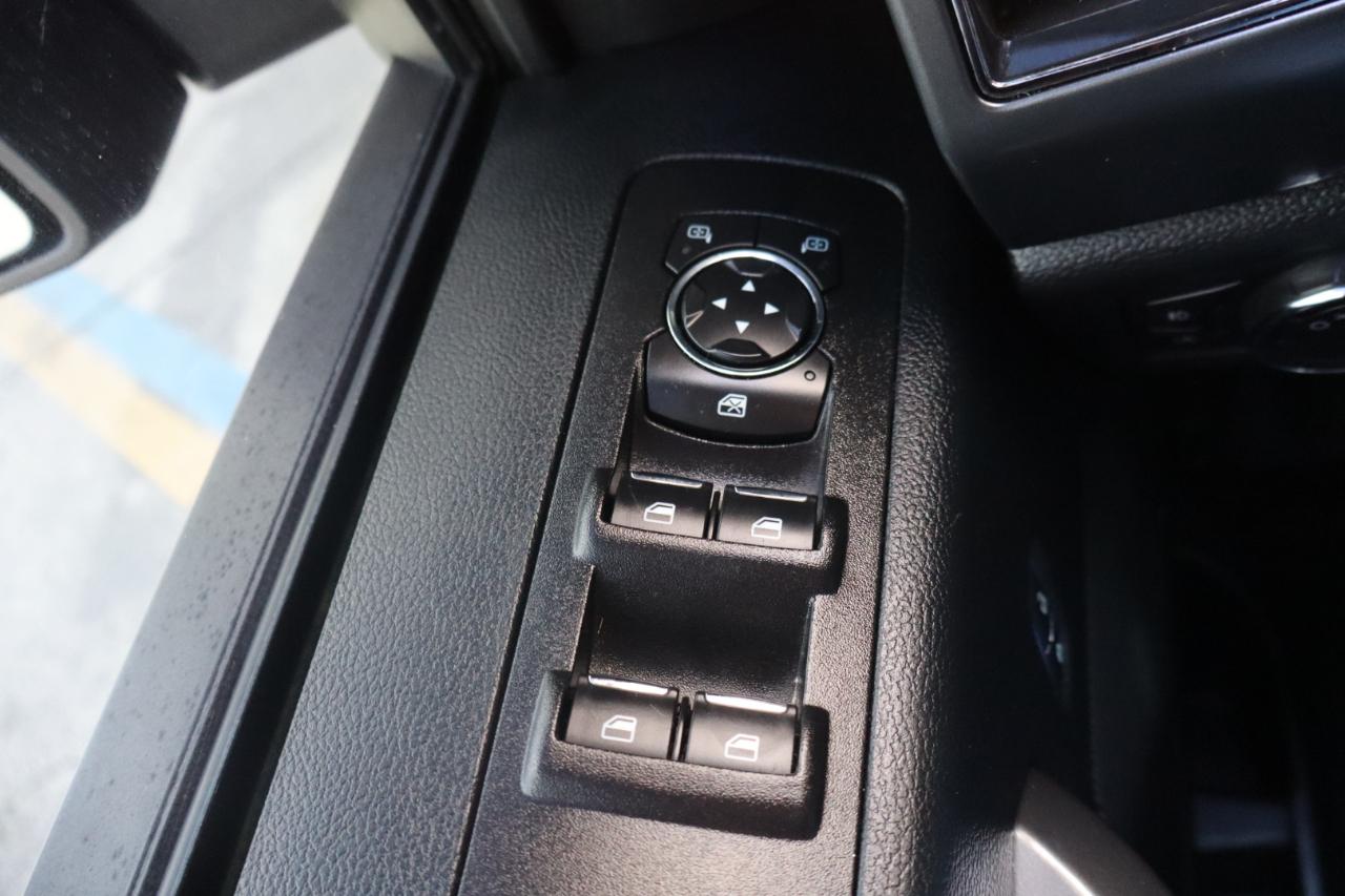 Ford F-150 Lariat 4WD SuperCrew 5.5' Box 2017