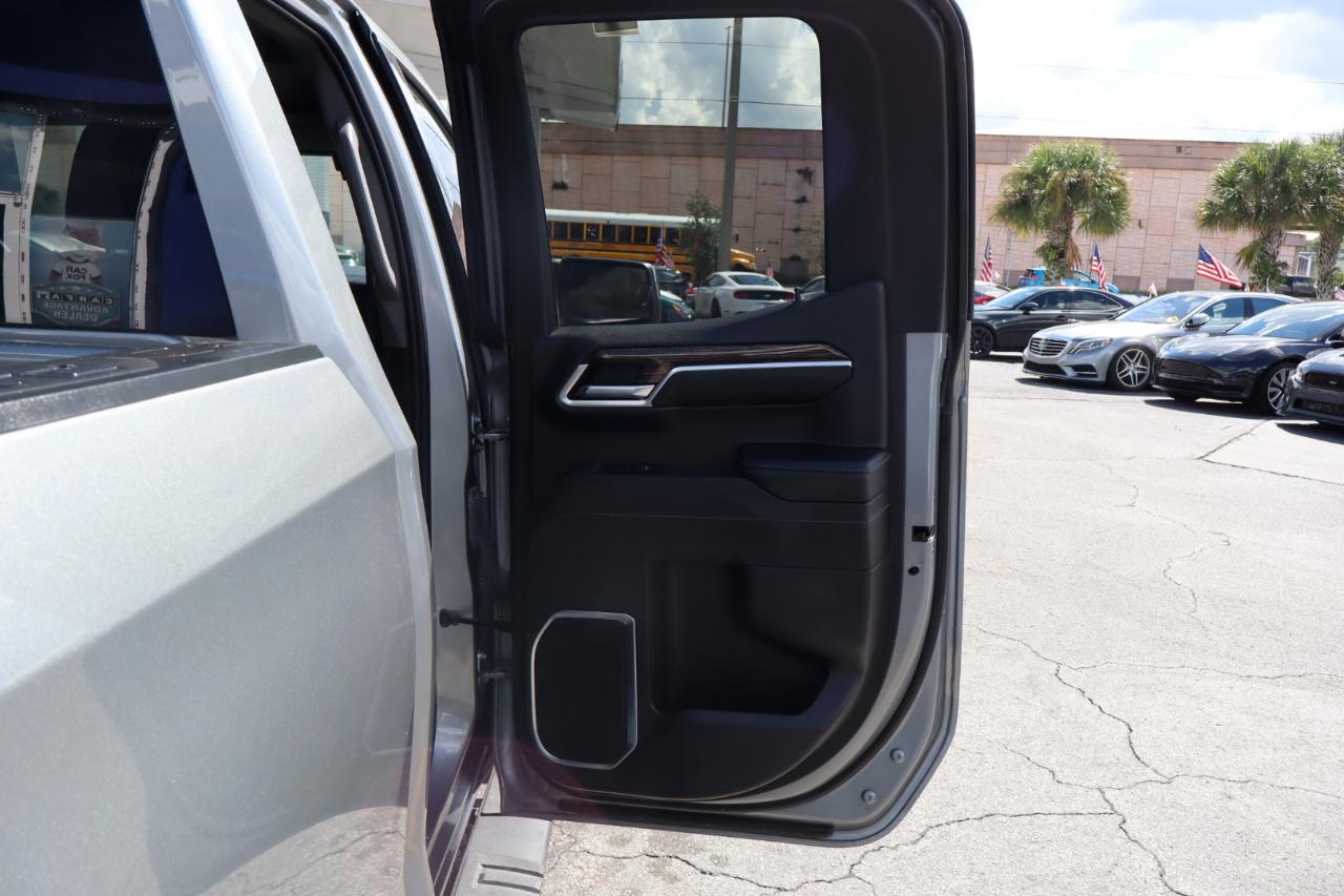 GMC Sierra 1500 4WD Double Cab 147" SLE 2023