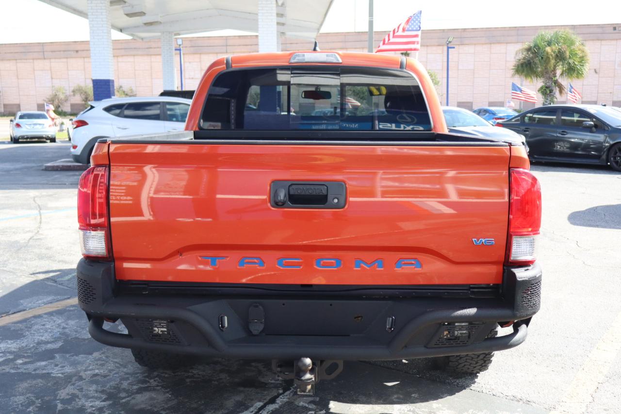 Toyota Tacoma TRD Off Road Double Cab 5' Bed V6 4x4 MT (Natl) 2017