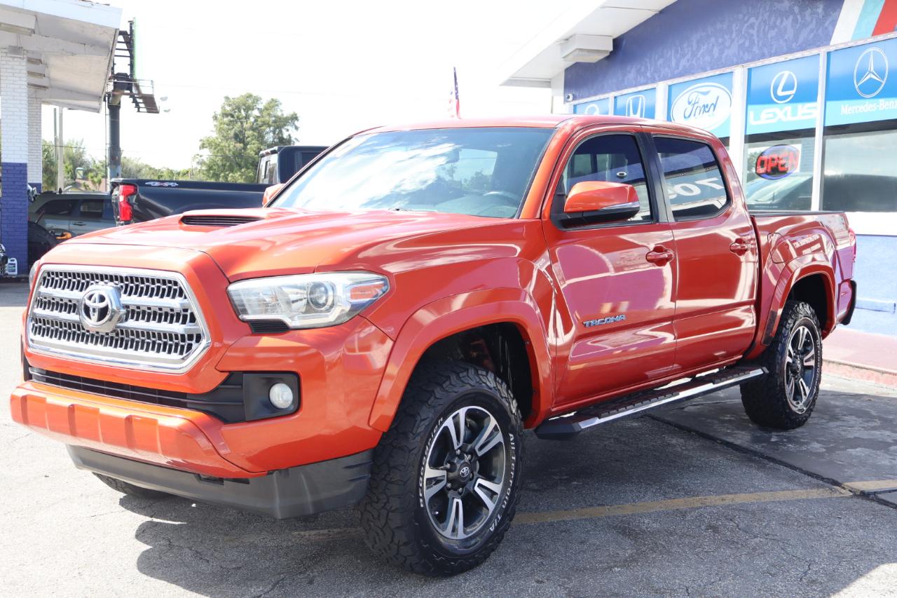 Toyota Tacoma TRD Off Road Double Cab 5' Bed V6 4x4 MT (Natl) 2017