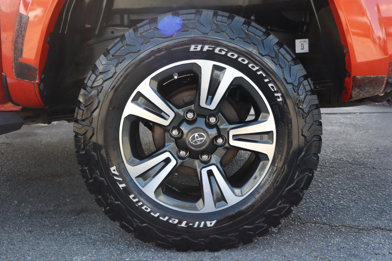 Toyota Tacoma TRD Off Road Double Cab 5' Bed V6 4x4 MT (Natl) 2017