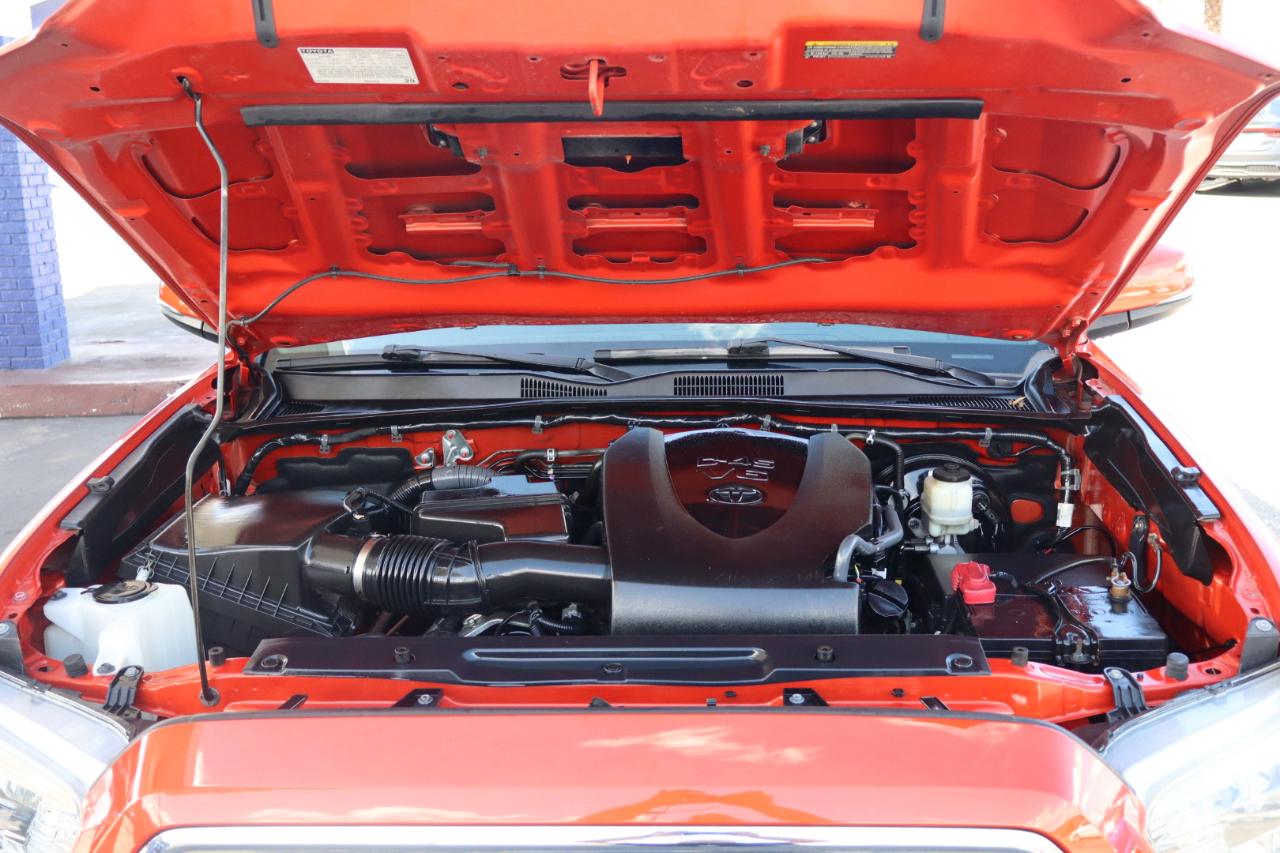 Toyota Tacoma TRD Off Road Double Cab 5' Bed V6 4x4 MT (Natl) 2017