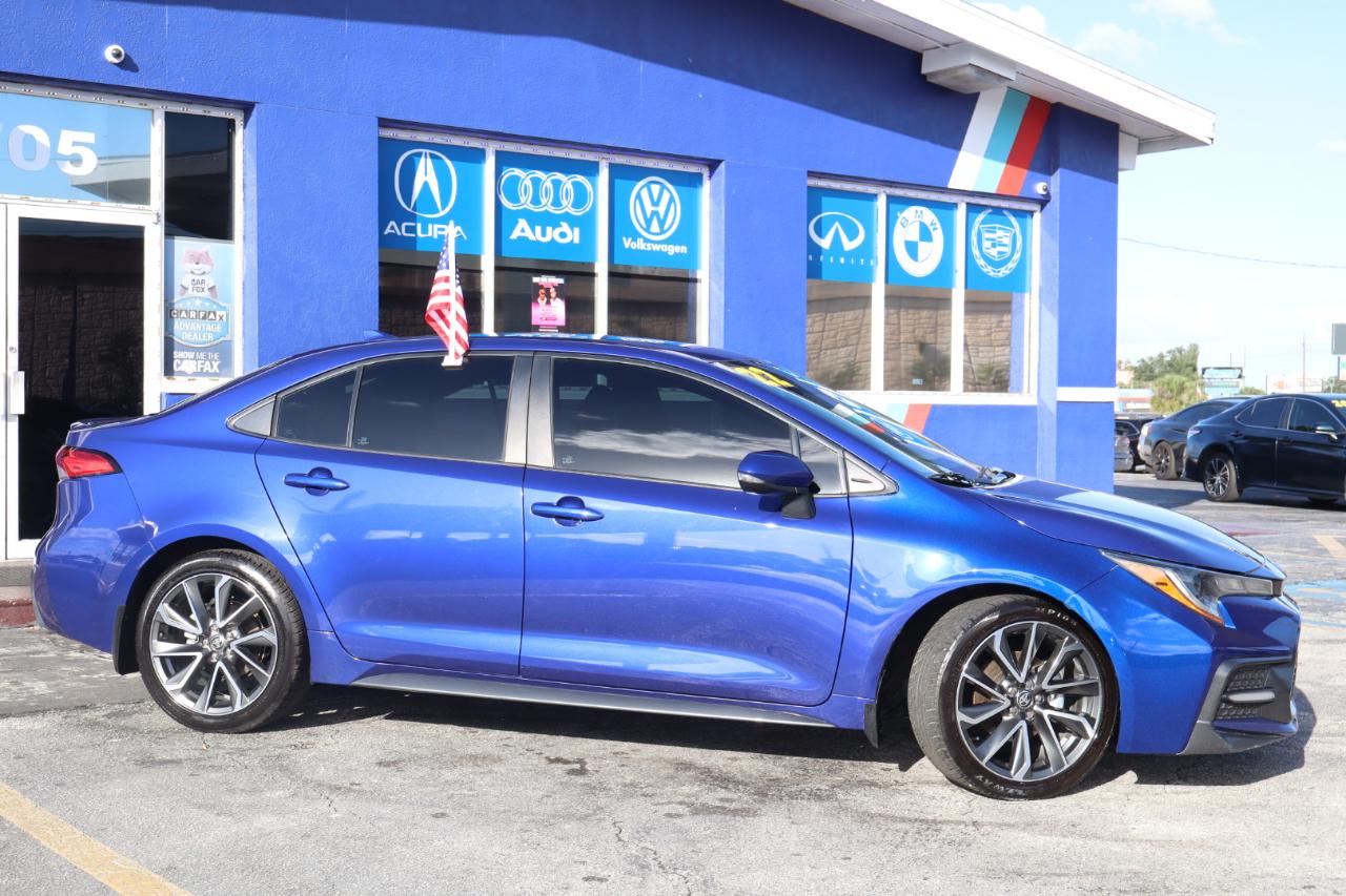 Toyota Corolla SE Nightshade CVT (Natl) 2022