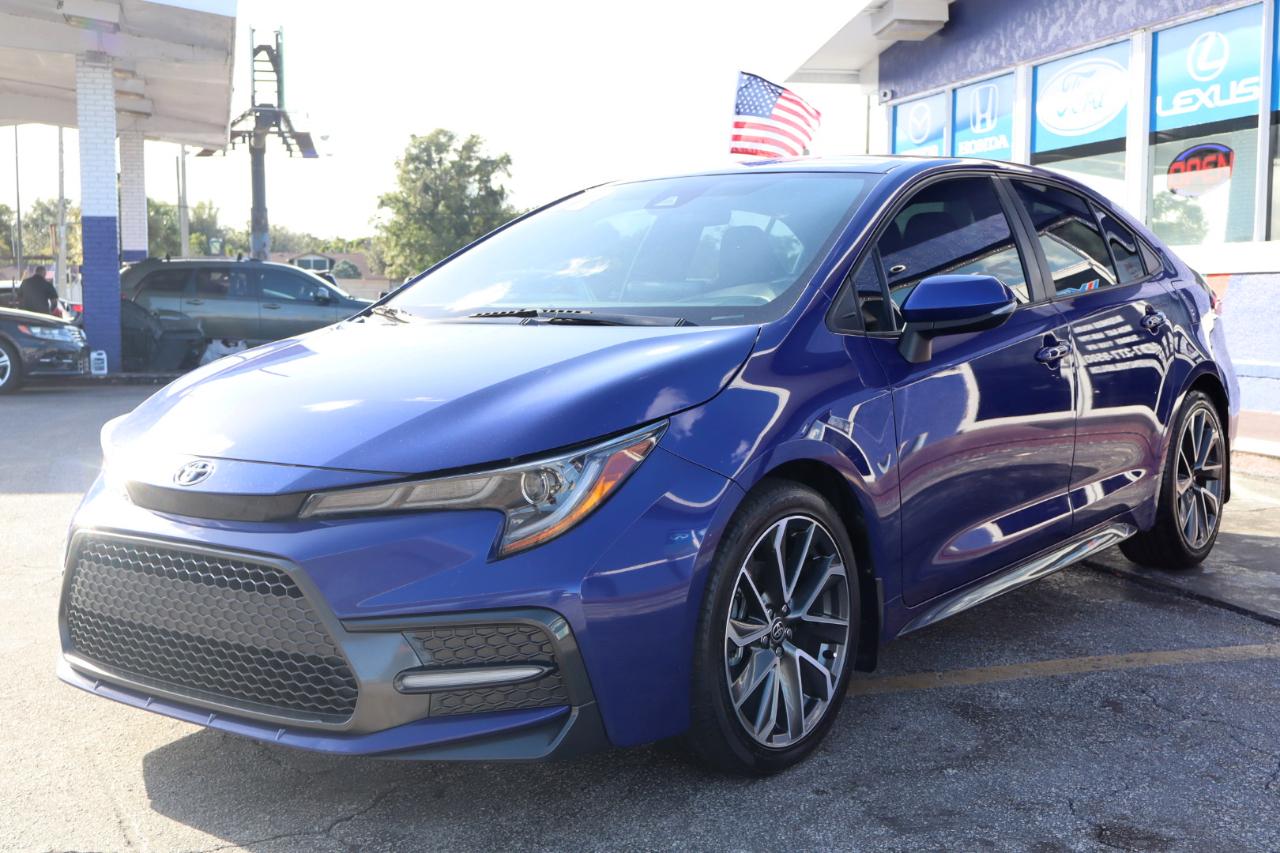 Toyota Corolla SE Nightshade CVT (Natl) 2022