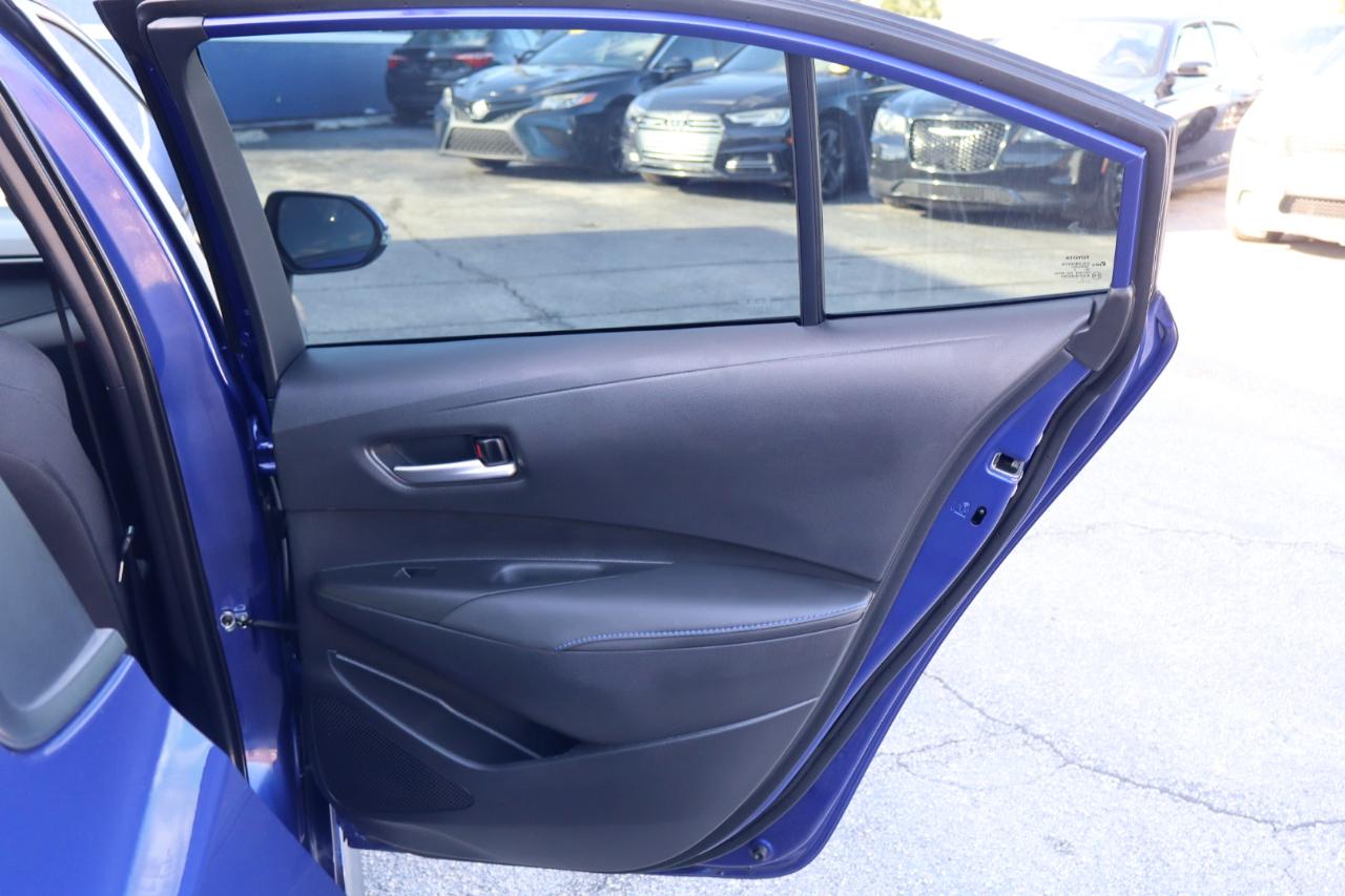 Toyota Corolla SE Nightshade CVT (Natl) 2022